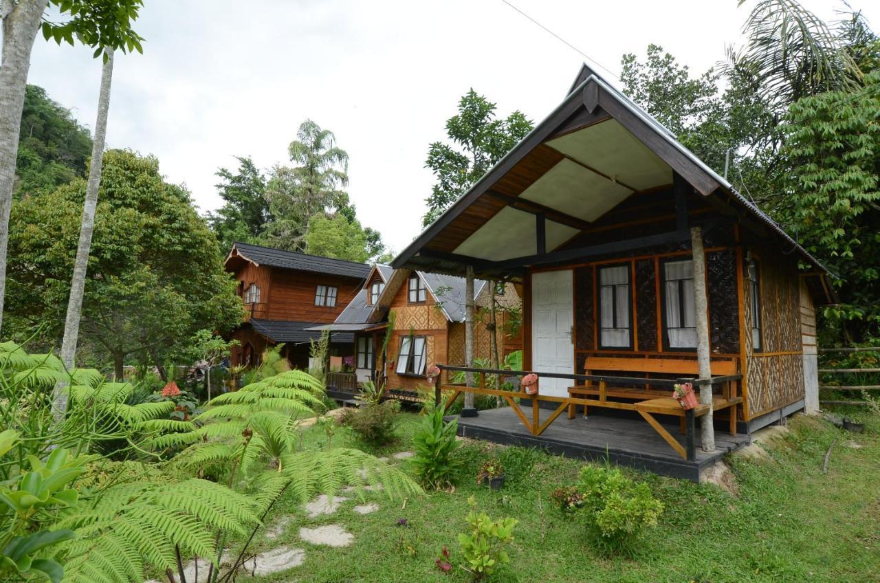 Canyon Jungle Stay Bukittinggi Esterno foto