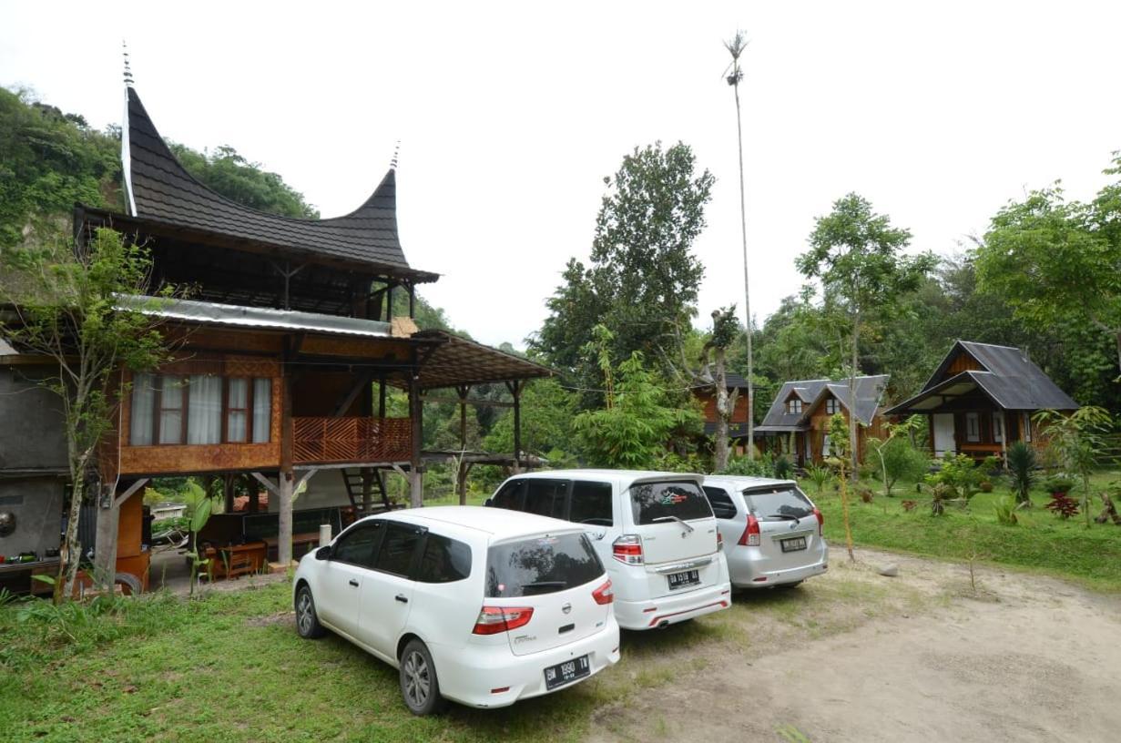 Canyon Jungle Stay Bukittinggi Esterno foto