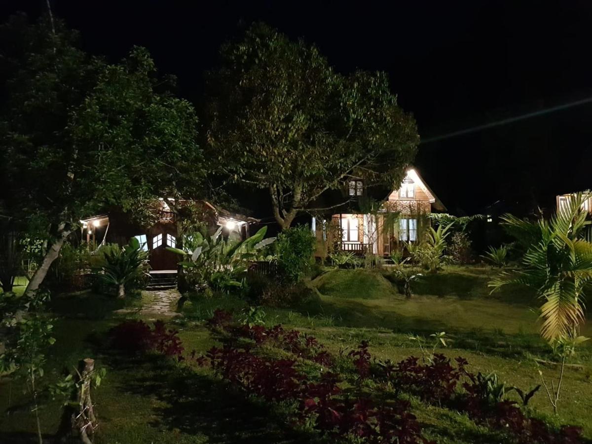 Canyon Jungle Stay Bukittinggi Esterno foto