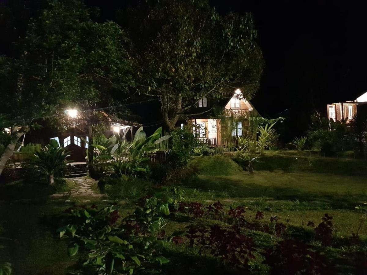 Canyon Jungle Stay Bukittinggi Esterno foto