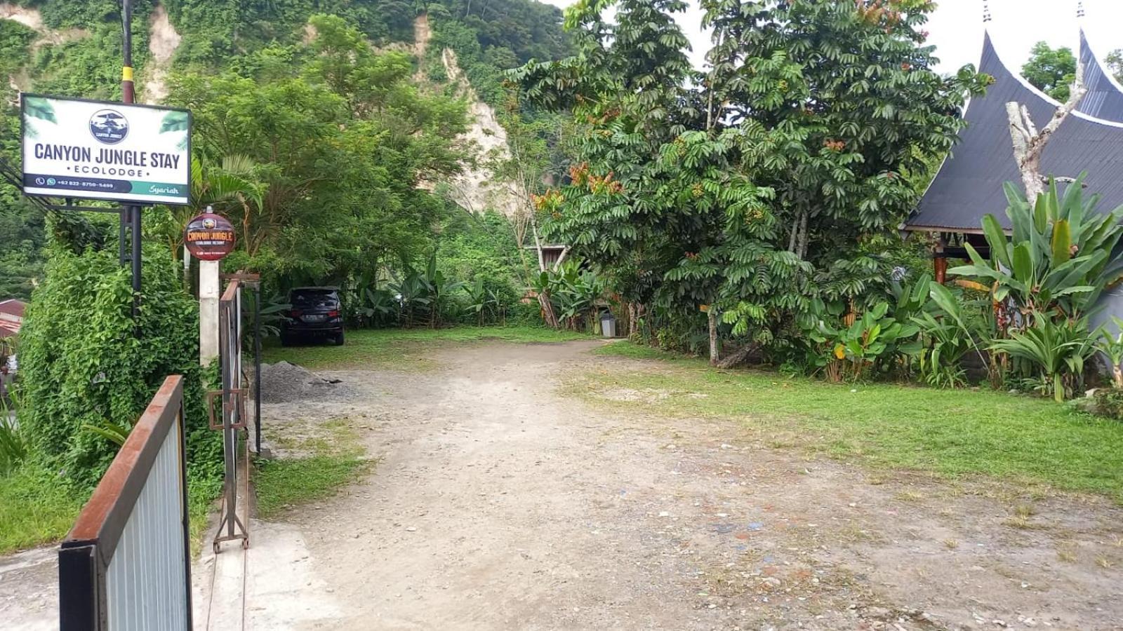 Canyon Jungle Stay Bukittinggi Esterno foto